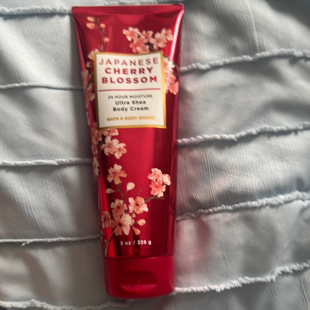 Japanese Cherry Blossom Ultra Shea Body Cream - Red